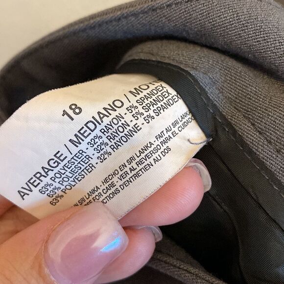 Gloria Vanderbilt- perfect fit Grey slacks- Size 18 - Picture 7 of 7